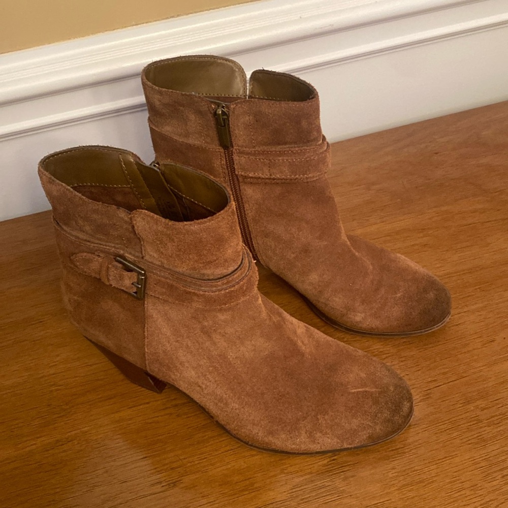 SAM EDELMAN LYNNE SUEDE BOOTIES